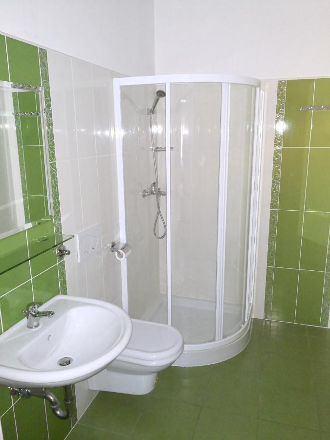 Hotel Gostilna Pri Dragici, Gostilna S Prenocisci, D.O.O. à Sežana Extérieur photo